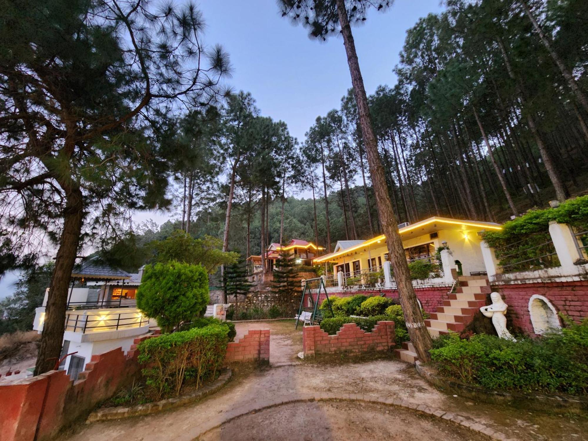Pine Valley Resort 카사울리 외부 사진