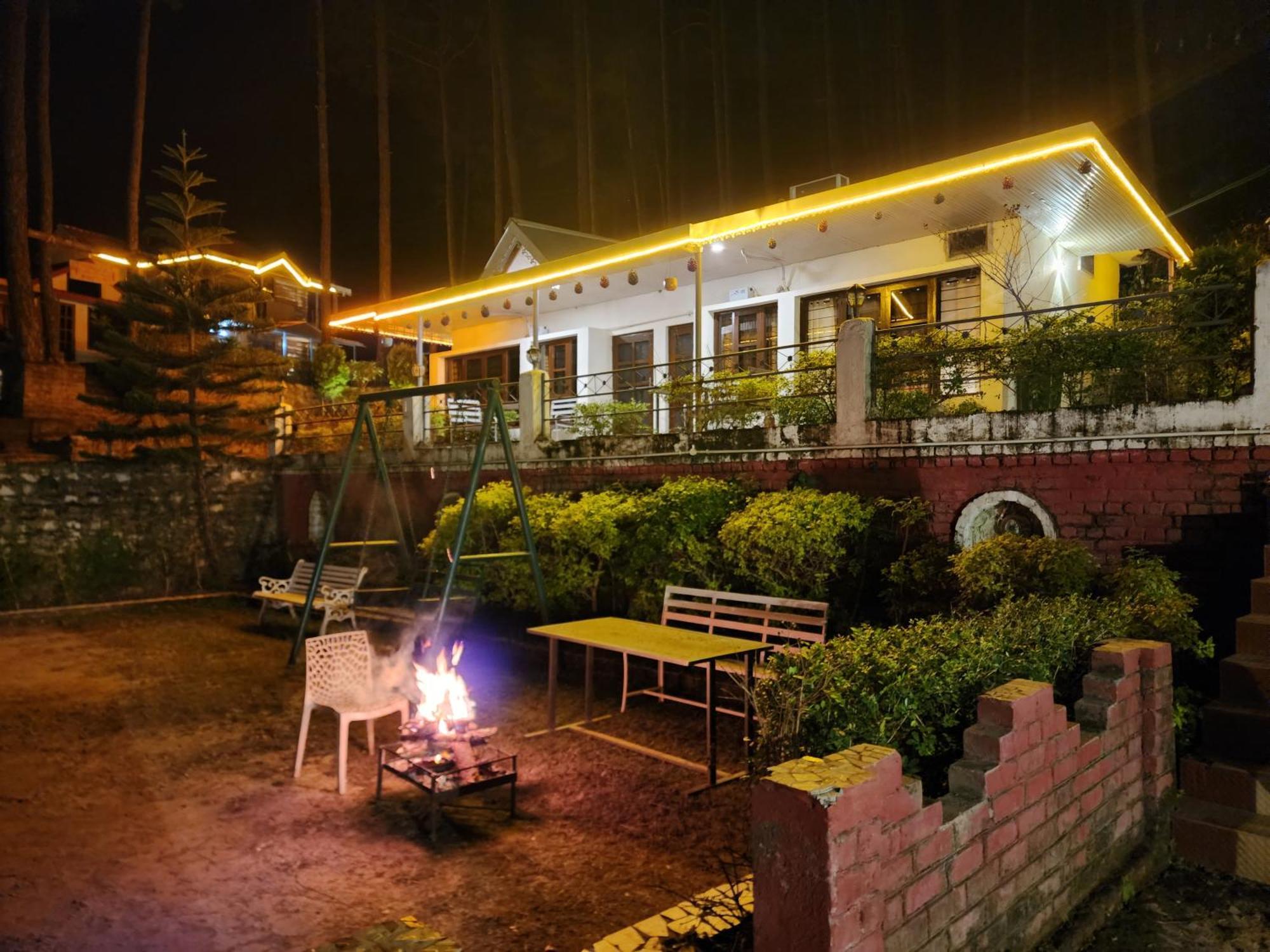 Pine Valley Resort 카사울리 외부 사진