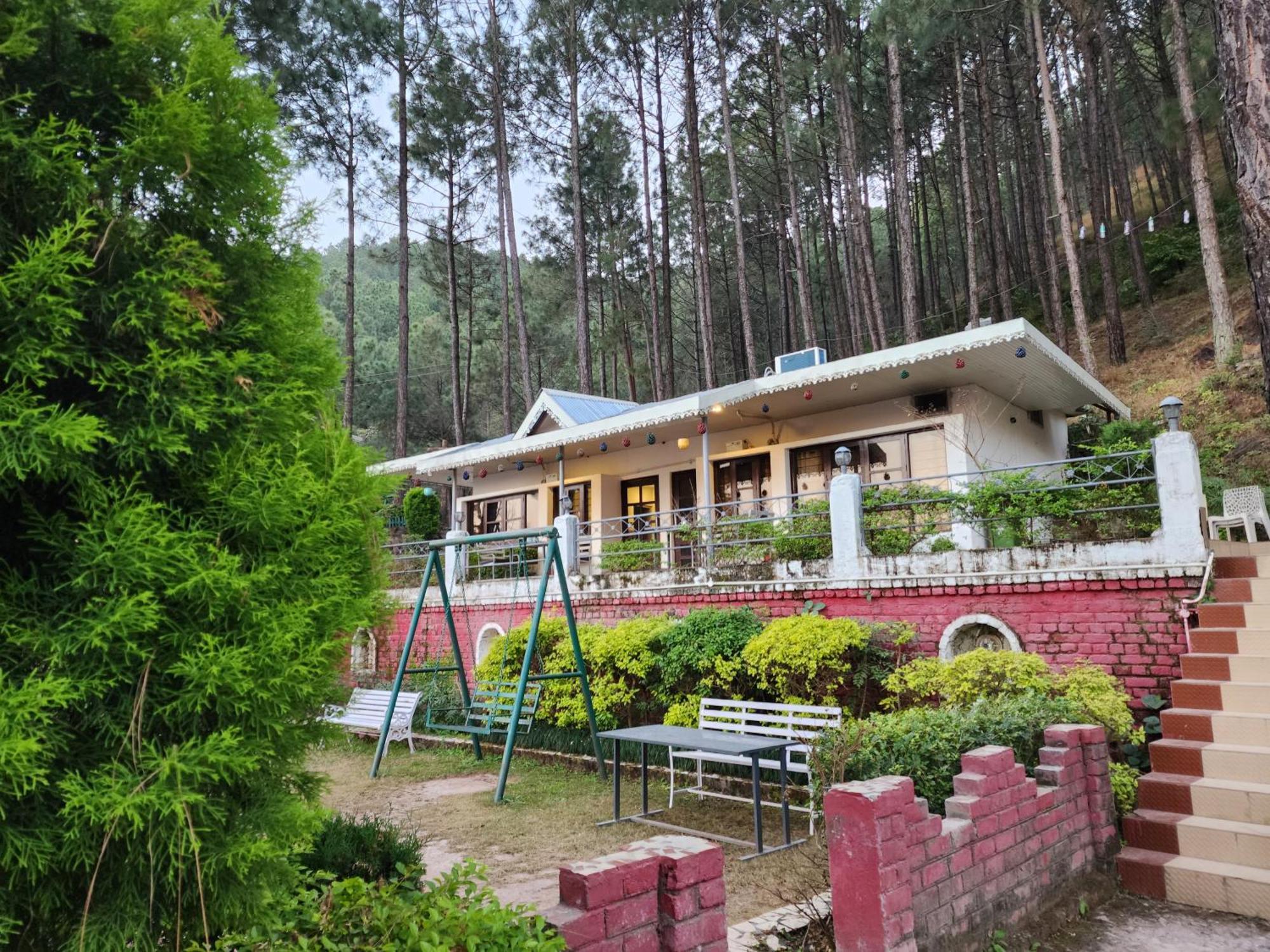 Pine Valley Resort 카사울리 외부 사진